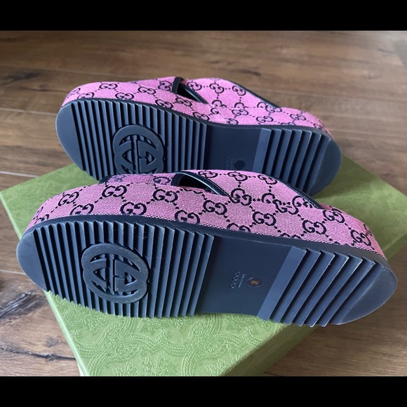 GUCCI-AUTHENTIC NWT/Box-Purple Logo Sandals - Picture 3 of 16